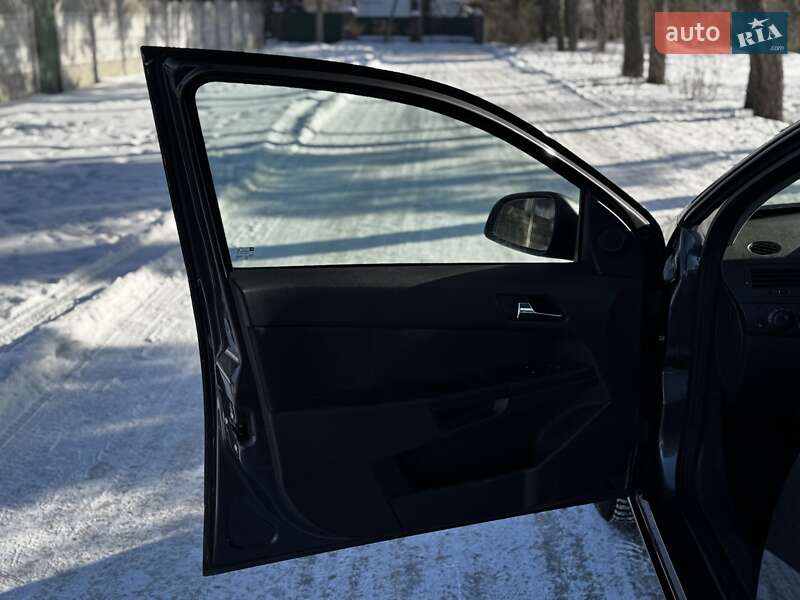 Хэтчбек Opel Astra 2009 в Киеве