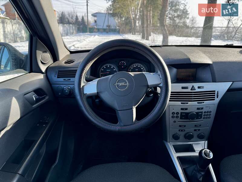 Хэтчбек Opel Astra 2009 в Киеве