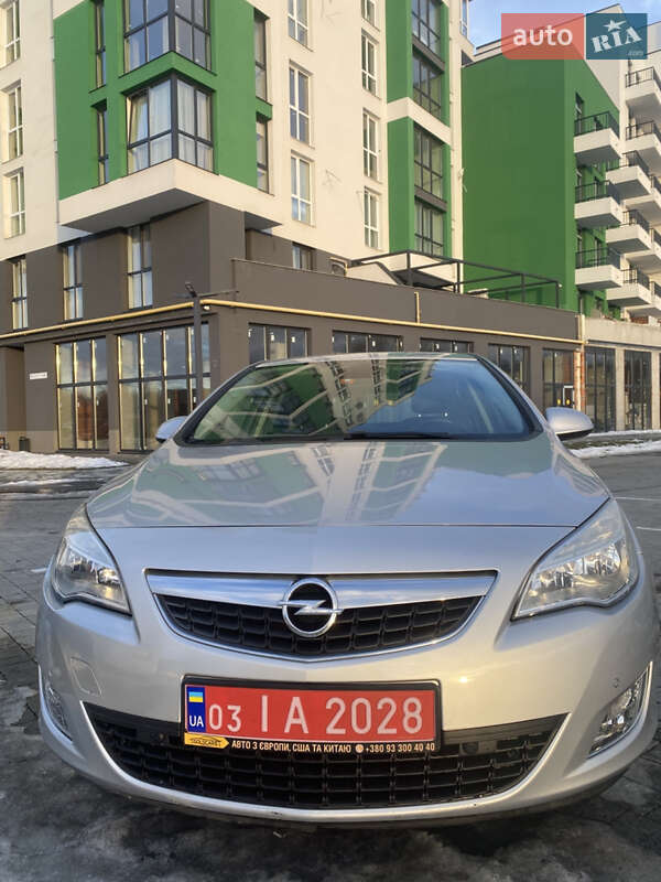 Хетчбек Opel Astra 2011 в Львові фото 3 Хетчбек Opel Astra 2011 в Львові