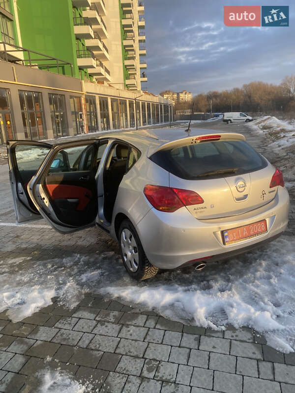 Хетчбек Opel Astra 2011 в Львові фото 15 Хетчбек Opel Astra 2011 в Львові