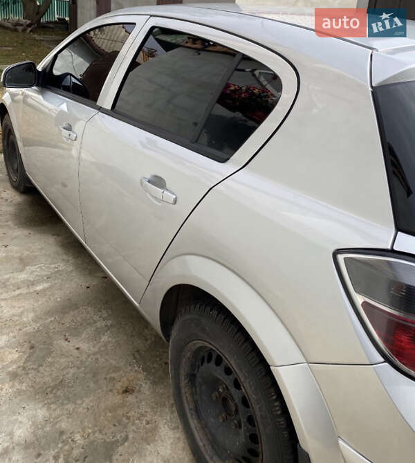 Хэтчбек Opel Astra 2011 в Боярке фото 3 Хэтчбек Opel Astra 2011 в Боярке