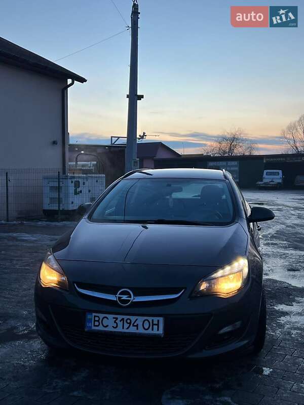 Универсал Opel Astra 2014 в Бродах