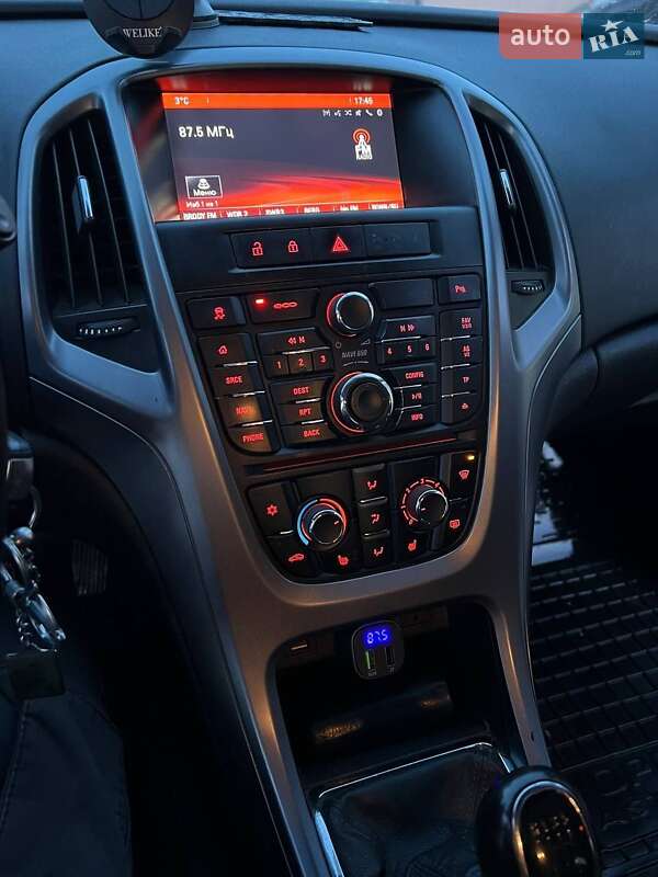 Универсал Opel Astra 2014 в Бродах