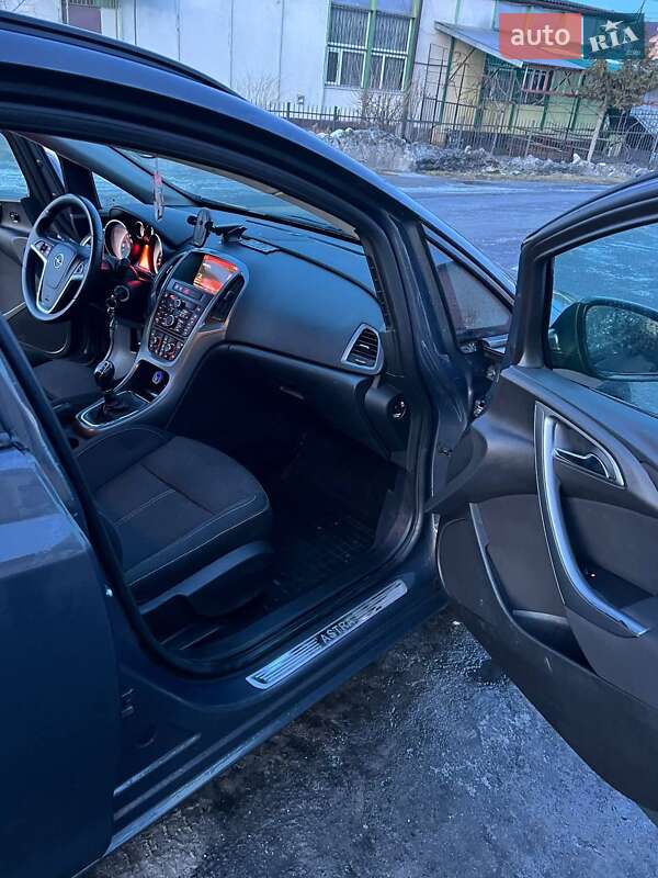 Универсал Opel Astra 2014 в Бродах