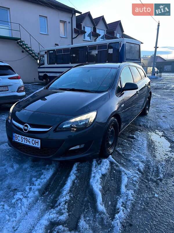 Универсал Opel Astra 2014 в Бродах