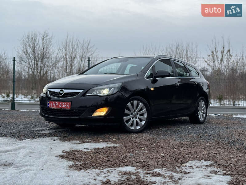 Универсал Opel Astra 2012 в Дрогобыче