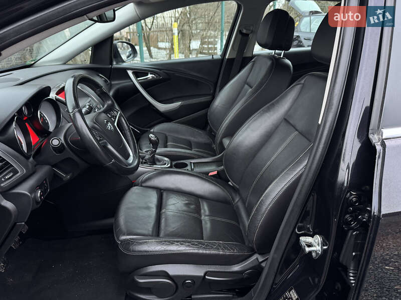 Универсал Opel Astra 2012 в Дрогобыче