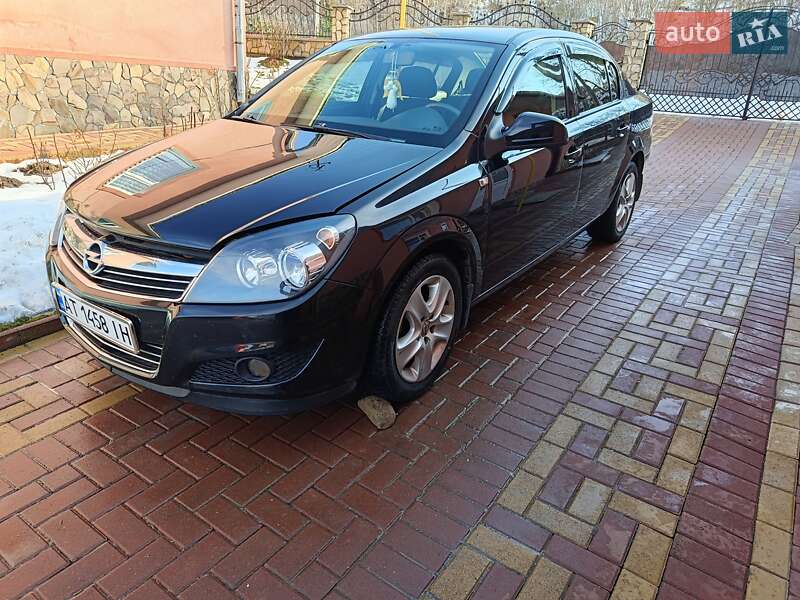 Opel Astra 2011