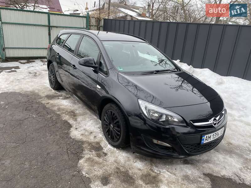 Универсал Opel Astra 2013 в Житомире