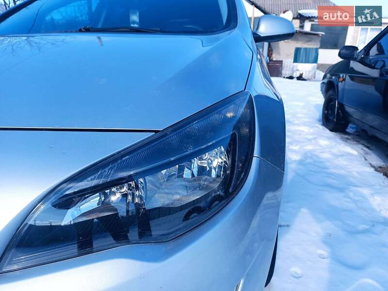 Универсал Opel Astra 2012 в Ямполе