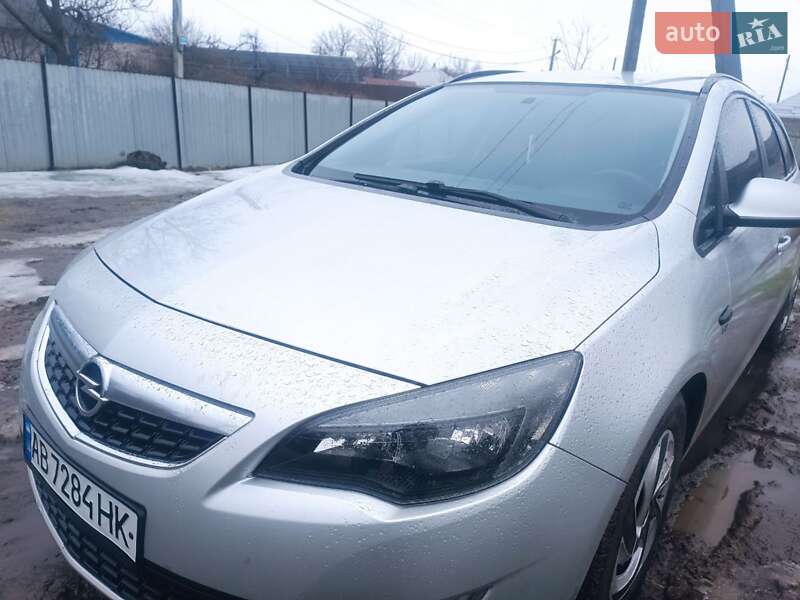 Универсал Opel Astra 2012 в Ямполе