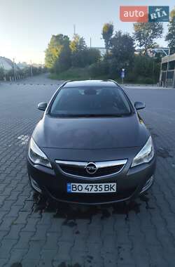 Універсал Opel Astra 2011 в Зборові