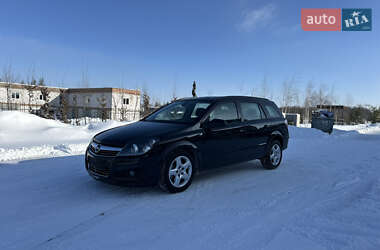 Універсал Opel Astra 2008 в Рівному