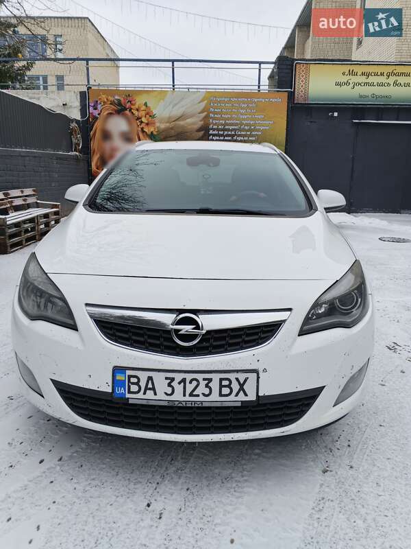Opel Astra 2012 Opel Astra 2012