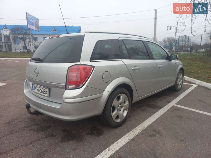 Универсал Opel Astra 2006 в Житомире