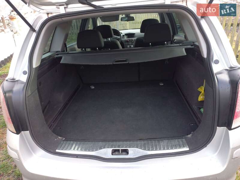 Универсал Opel Astra 2006 в Житомире