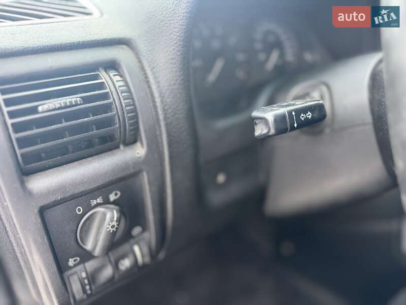 Седан Opel Astra 2001 в Львові