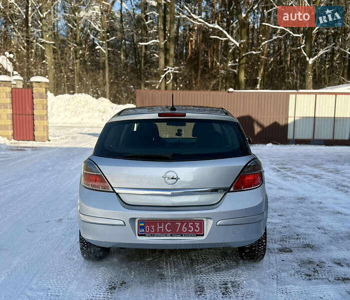Хэтчбек Opel Astra 2008 в Луцке
