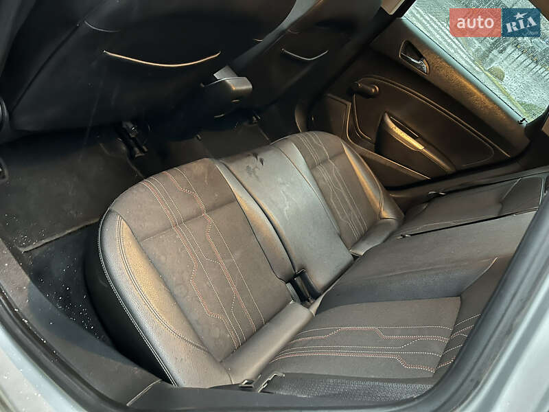 Универсал Opel Astra 2012 в Львове