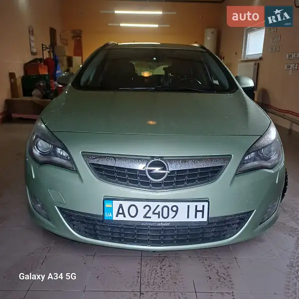Opel Astra 2012