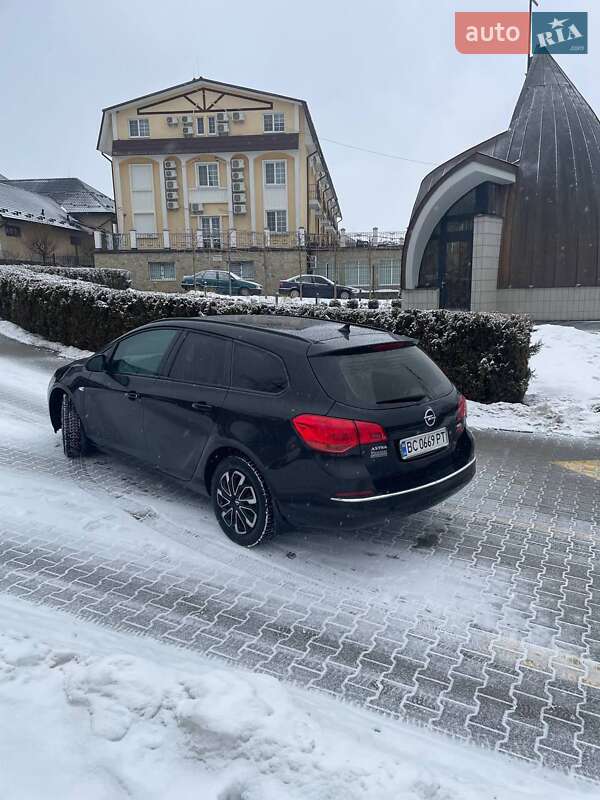 Універсал Opel Astra 2014 в Стрию