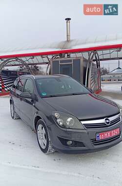 Универсал Opel Astra 2008 в Полтаве