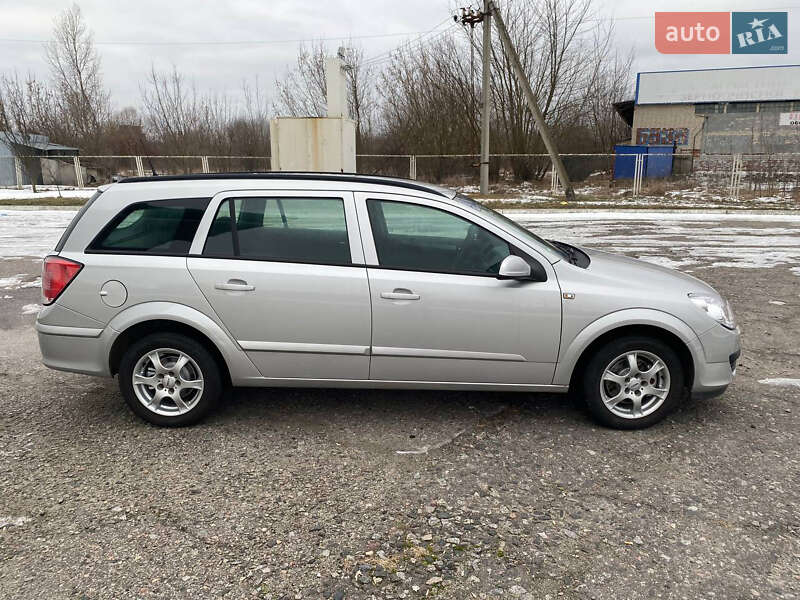 Универсал Opel Astra 2006 в Ахтырке