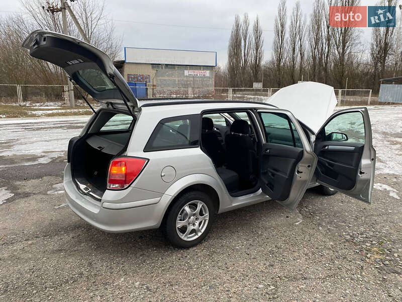 Универсал Opel Astra 2006 в Ахтырке