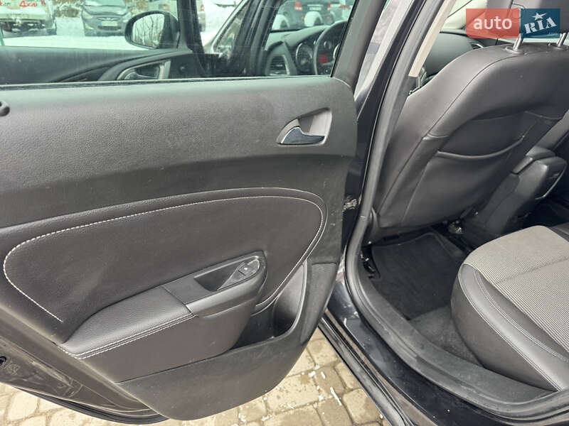 Универсал Opel Astra 2012 в Староконстантинове