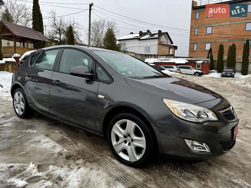 Хэтчбек Opel Astra 2010 в Ровно фото 4 Хэтчбек Opel Astra 2010 в Ровно