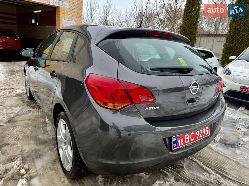 Хэтчбек Opel Astra 2010 в Ровно фото 9 Хэтчбек Opel Astra 2010 в Ровно