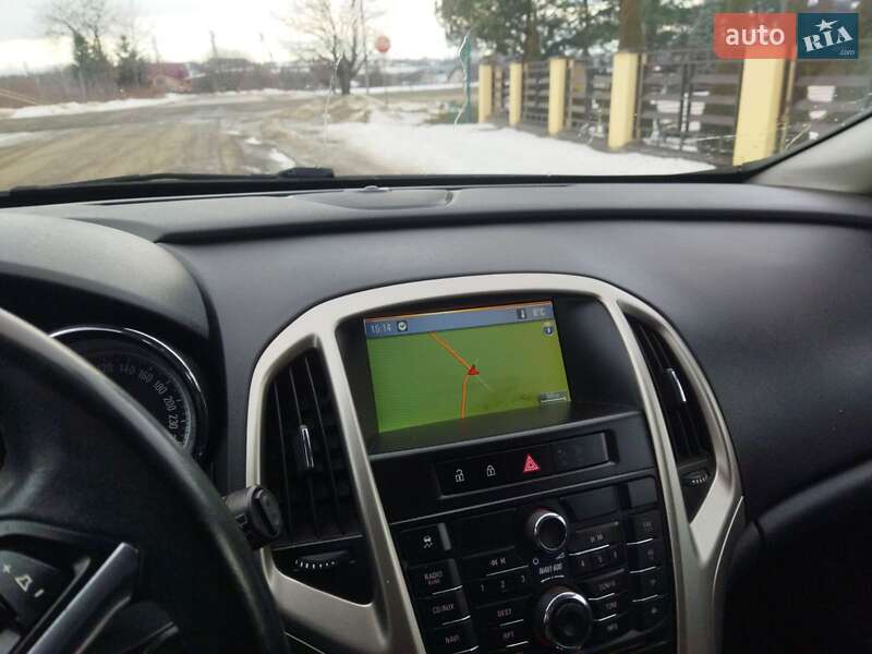 Универсал Opel Astra 2011 в Ивано-Франковске