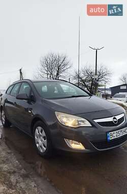 Универсал Opel Astra 2011 в Ивано-Франковске
