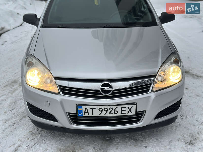 Хэтчбек Opel Astra 2008 в Ивано-Франковске
