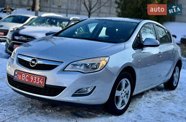 Хетчбек Opel Astra 2010 в Рівному