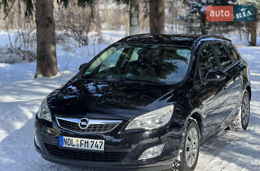 Универсал Opel Astra 2011 в Умани