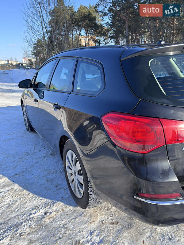 Універсал Opel Astra 2013 в Житомирі