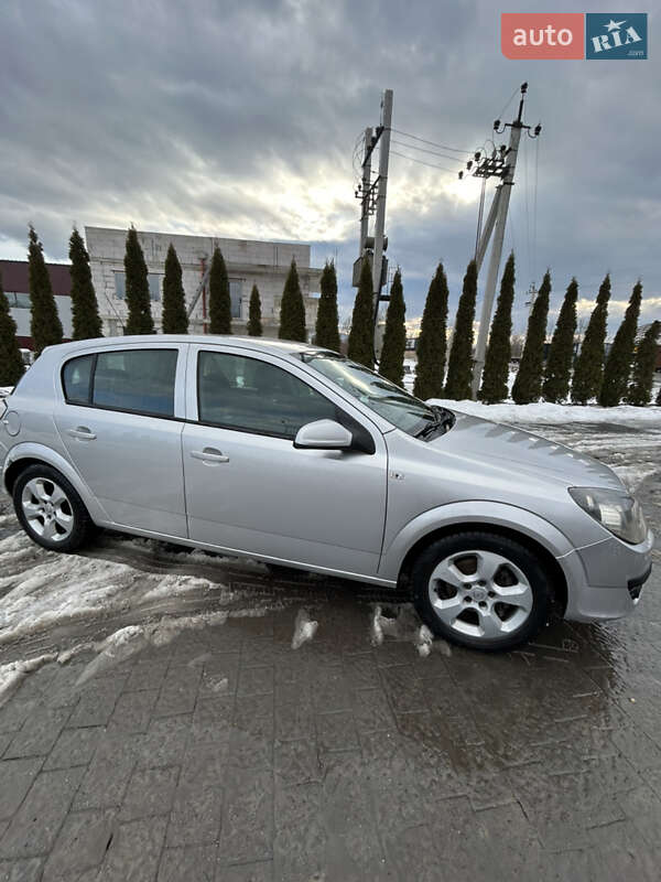 Хэтчбек Opel Astra 2004 в Надворной фото 2 Хэтчбек Opel Astra 2004 в Надворной