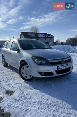 Універсал Opel Astra 2005 в Нововолинську