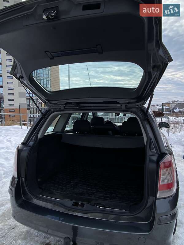 Універсал Opel Astra 2009 в Івано-Франківську