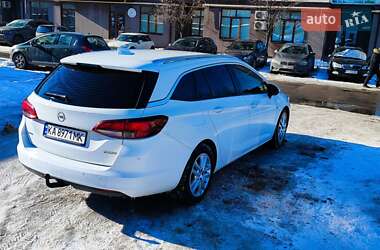 Универсал Opel Astra 2017 в Киеве