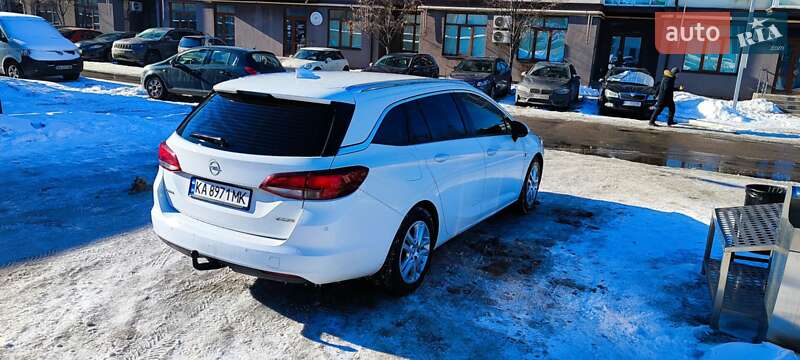 Универсал Opel Astra 2017 в Киеве