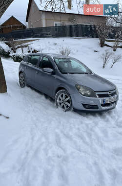 Хэтчбек Opel Astra 2004 в Золочеве