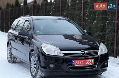 Универсал Opel Astra 2008 в Староконстантинове