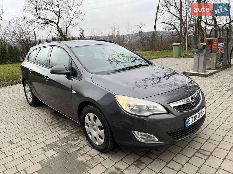 Opel Astra 2012