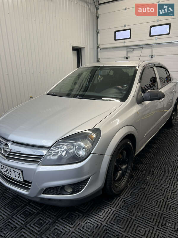 Седан Opel Astra 2008 в Києві