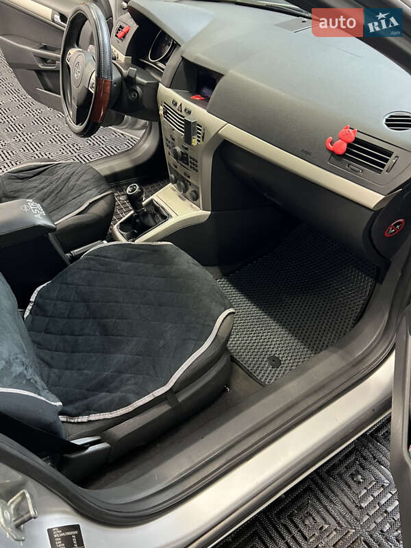 Седан Opel Astra 2008 в Києві