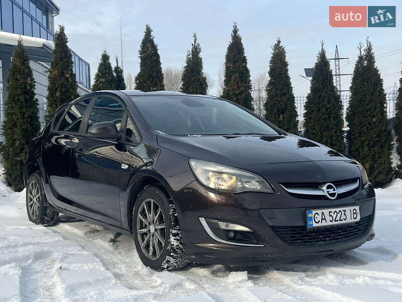 Хэтчбек Opel Astra 2012 в Киеве