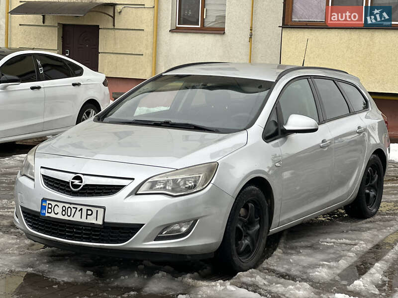 Opel Astra 2011