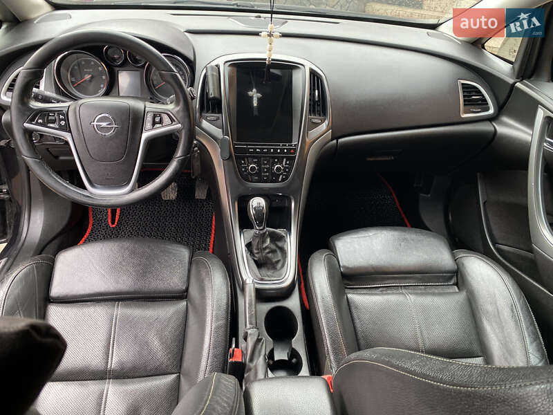 Универсал Opel Astra 2013 в Ходорове